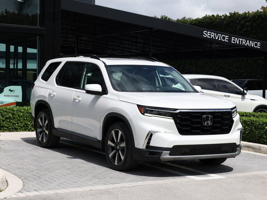 Used 2023 Honda Pilot Elite image 2
