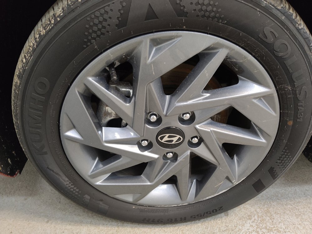 Used 2024 Hyundai Elantra SEL FWD image 31