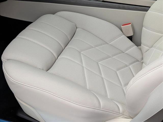 New 2026 BMW 760i xDrive w/ Premium Package image 4