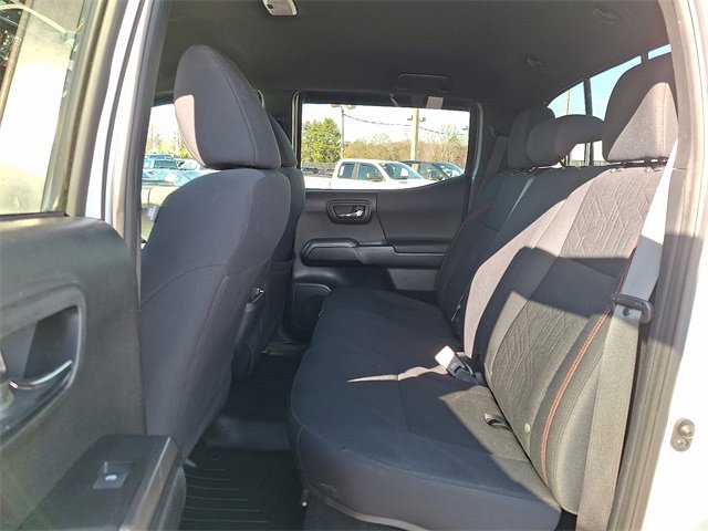 Used 2019 Toyota Tacoma TRD Off-Road image 10