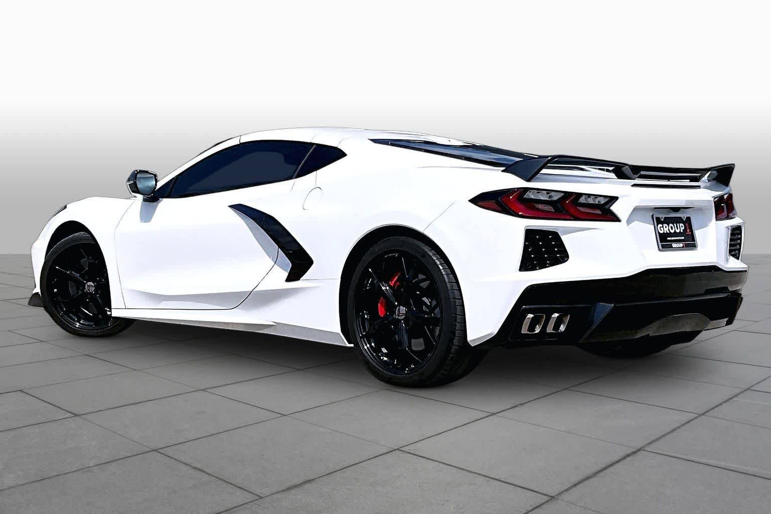 Used 2021 Chevrolet Corvette Stingray Premium Cpe w/ Z51 Performance Package RWD image 10