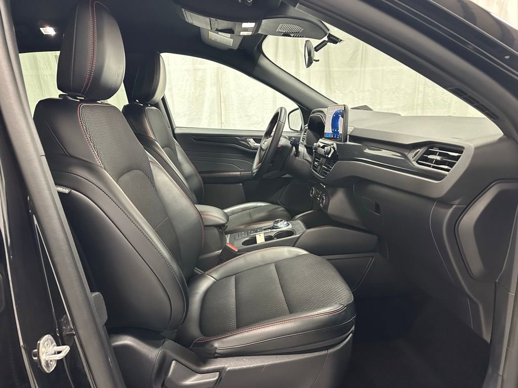 Used 2025 Ford Escape ST-Line image 54