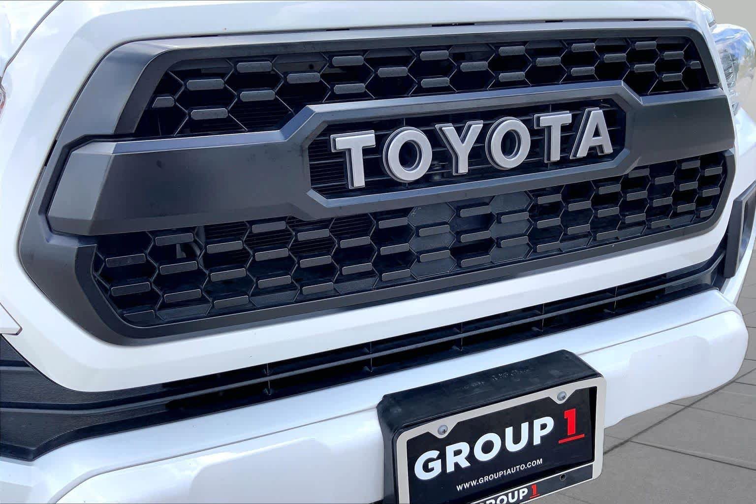 Used 2019 Toyota Tacoma TRD Sport w/ Technology Package AWD/4WD image 29