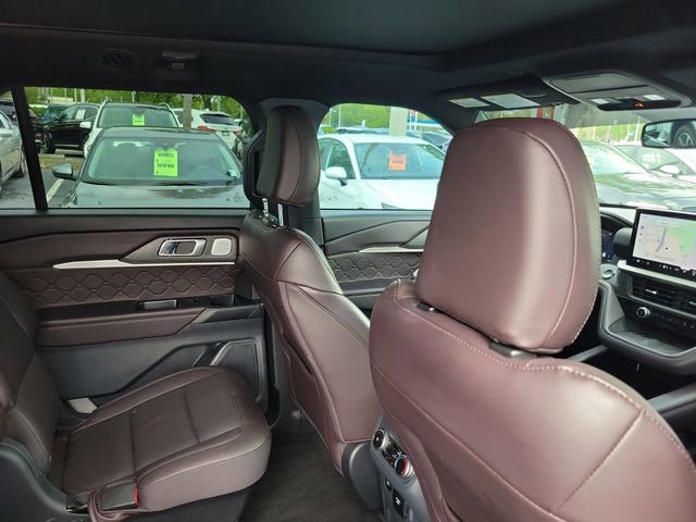 Used 2025 Ford Explorer Platinum w/ Ultimate Package image 31