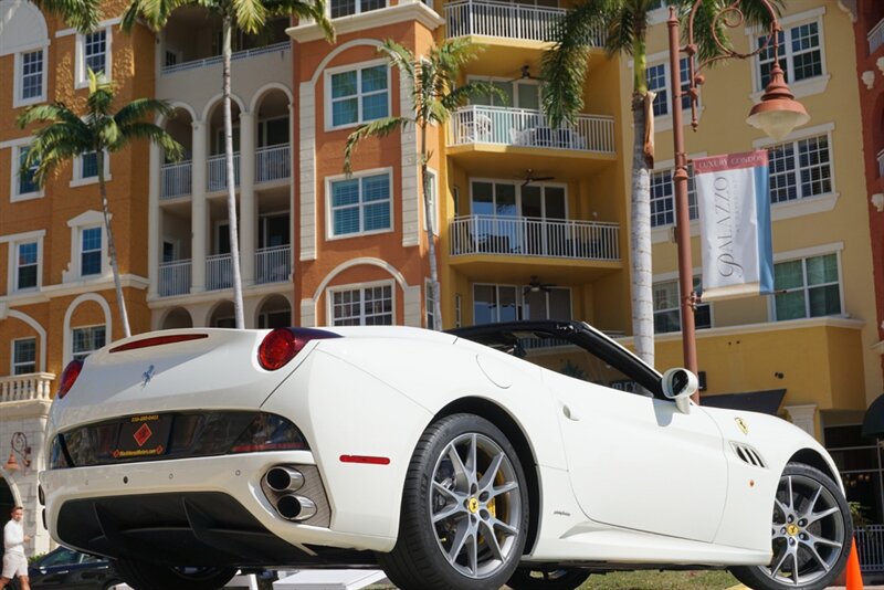 Used 2014 Ferrari California RWD image 54