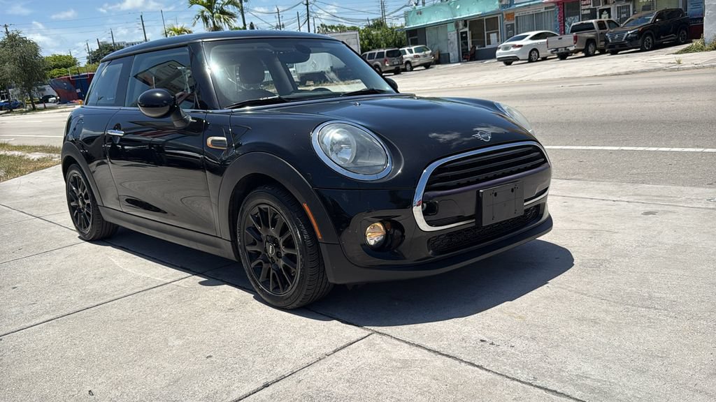 Used 2019 MINI Cooper 2-Door Hardtop FWD image 16