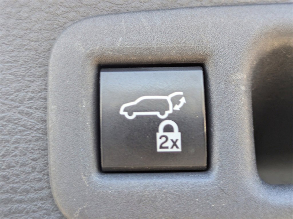 Used 2021 Toyota Sienna XLE w/ XLE Plus Package image 13