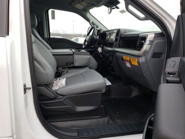 New 2025 Ford F350 XL w/ XL Chrome Package image 18