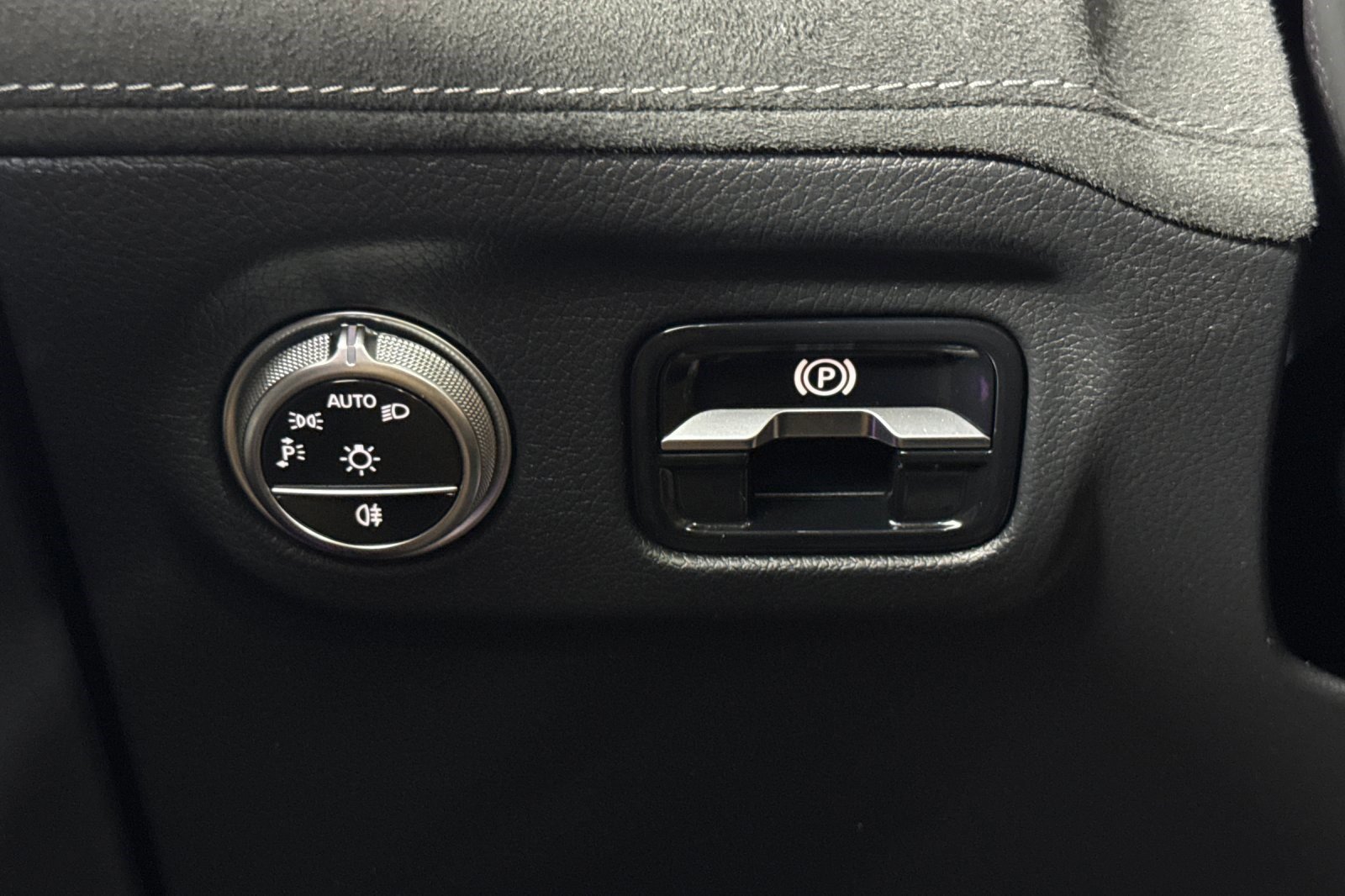 Certified 2022 Mercedes-Benz EQS AMG 4MATIC image 37