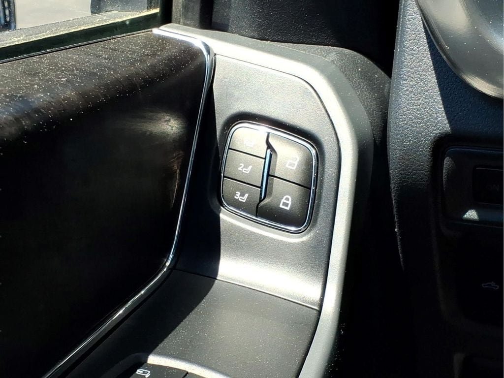 Used 2023 Ford F150 Lariat w/ Equipment Group 502A High AWD/4WD image 27