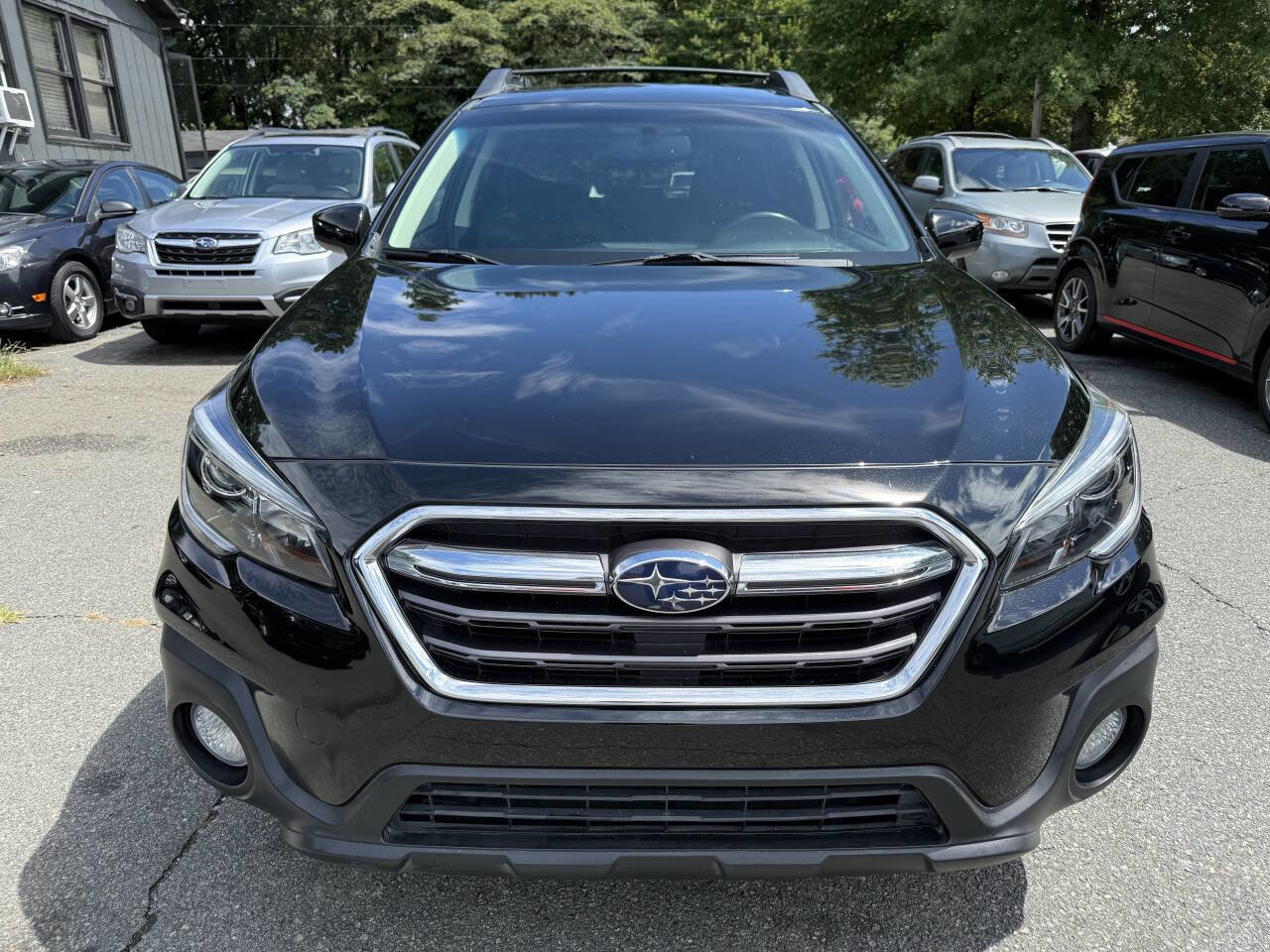 Used 2018 Subaru Outback 2.5i Premium image 2