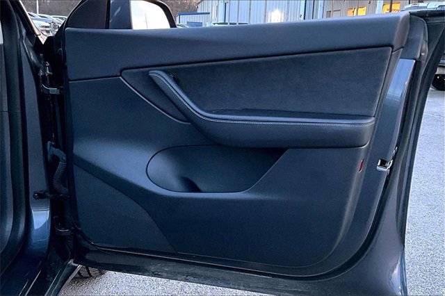 Used 2021 Tesla Model Y Long Range image 26
