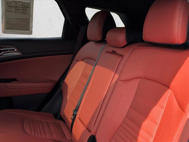 Used 2025 Kia Sportage SX image 19