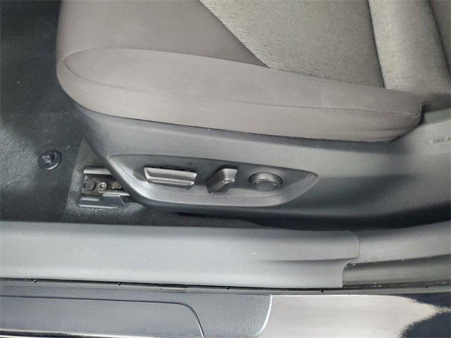 Used 2022 Toyota Camry LE image 21