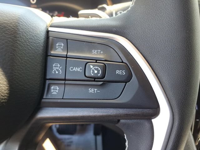 Certified 2023 Jeep Grand Cherokee Limited w/ Luxury Tech Group II AWD/4WD image 29