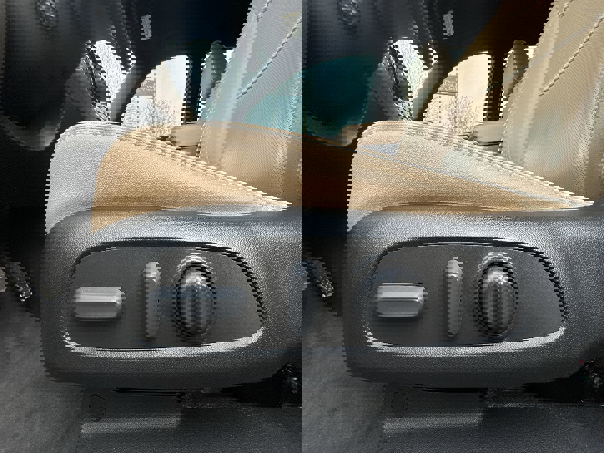 Used 2022 Chevrolet Traverse Premier w/ LPO, Floor Liner Package image 12