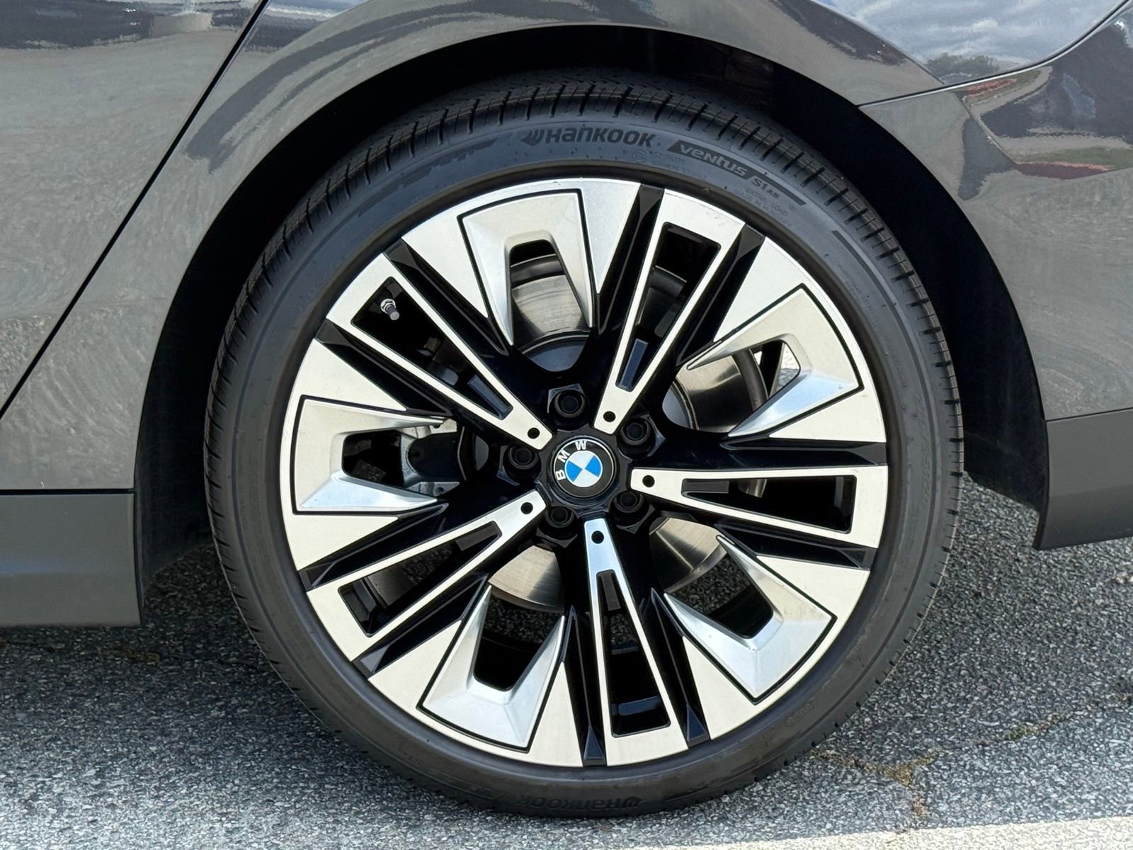 Certified 2024 BMW 530i w/ Premium Package RWD image 17