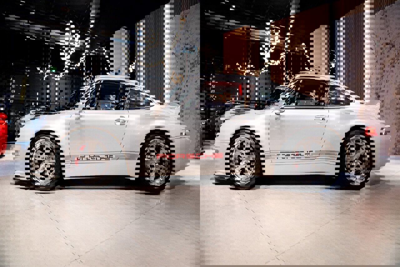 Used 1995 Porsche 911 Carrera image 10