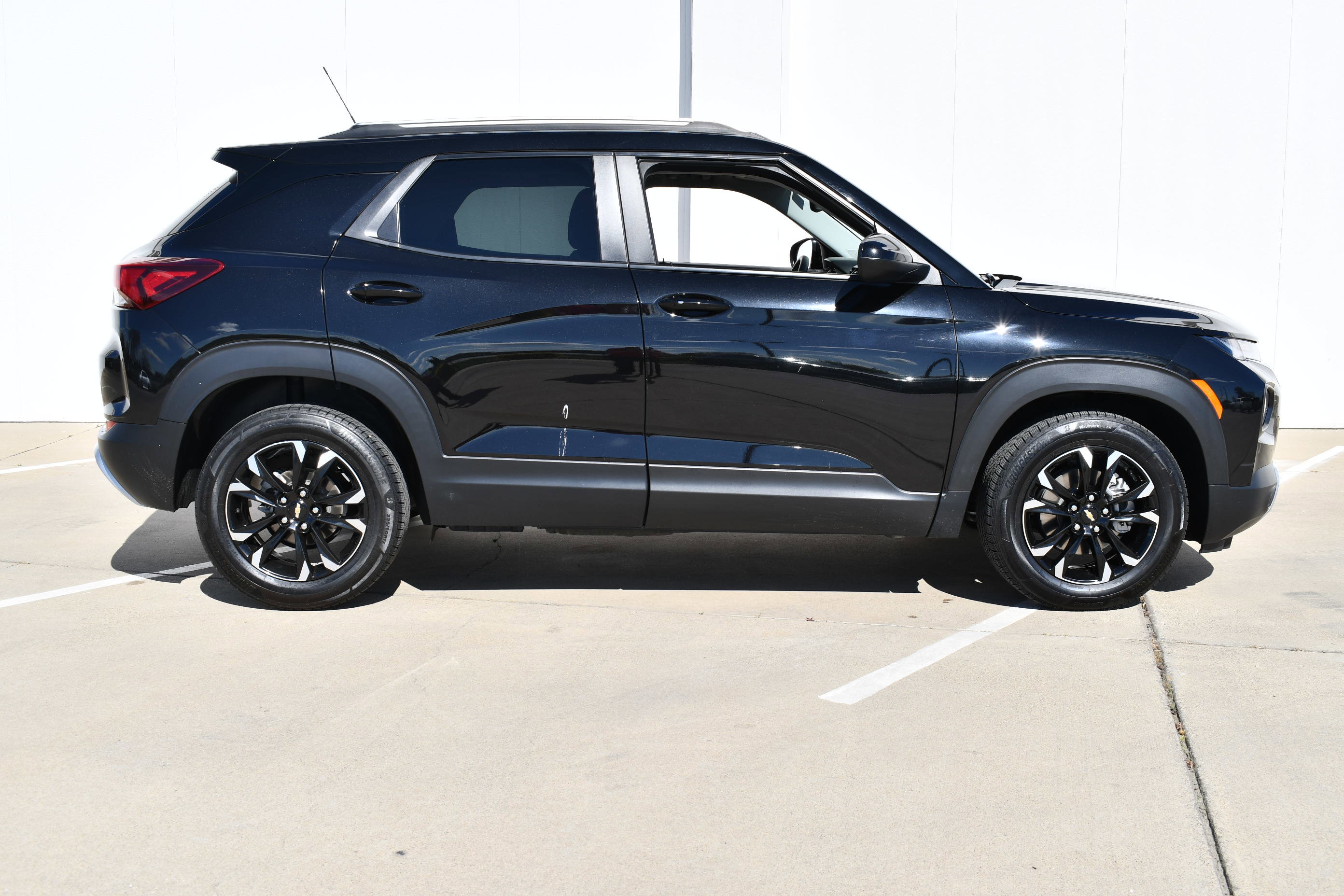 Used 2023 Chevrolet TrailBlazer LT image 4