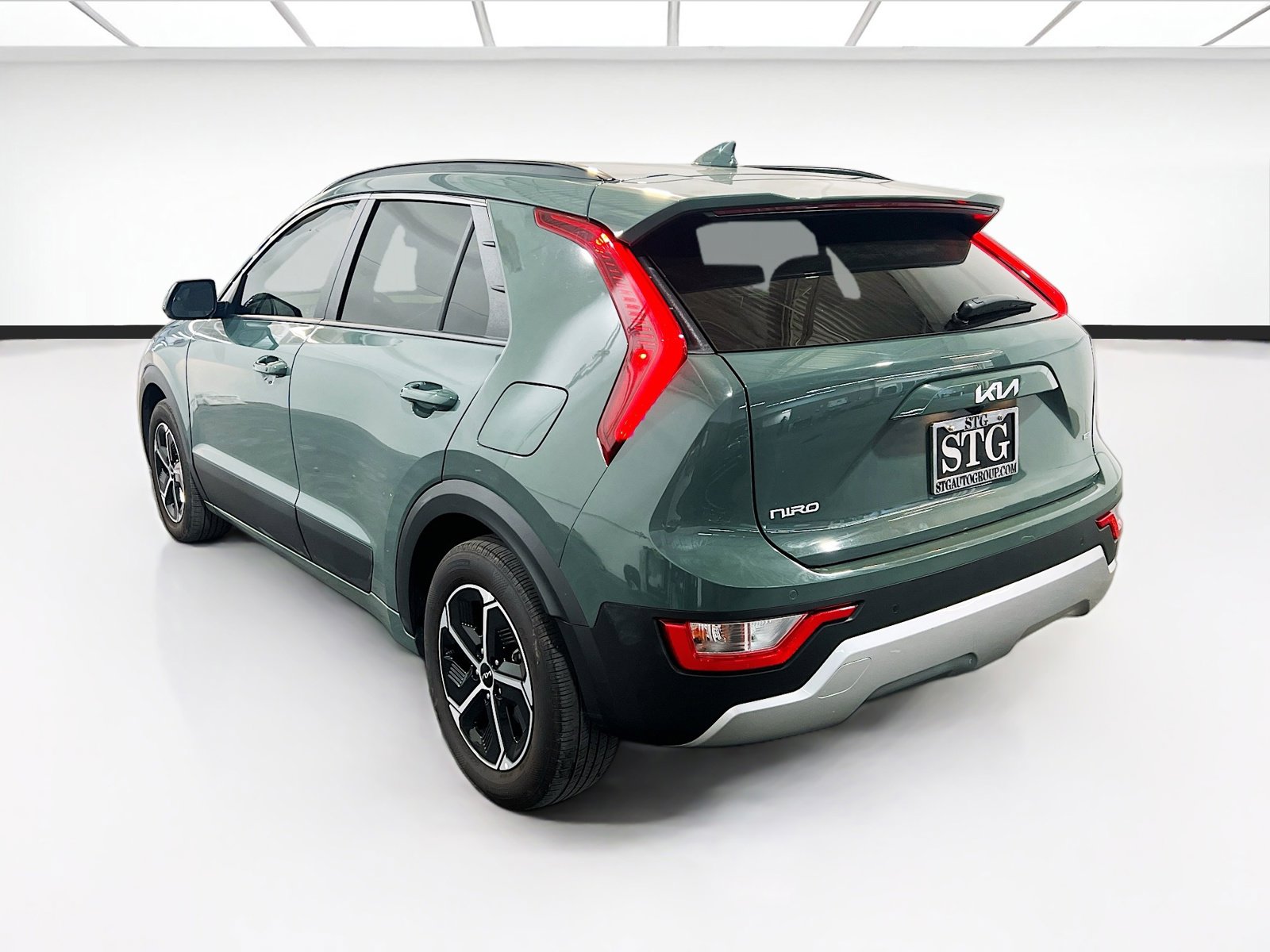 Used 2025 Kia Niro EX FWD image 6