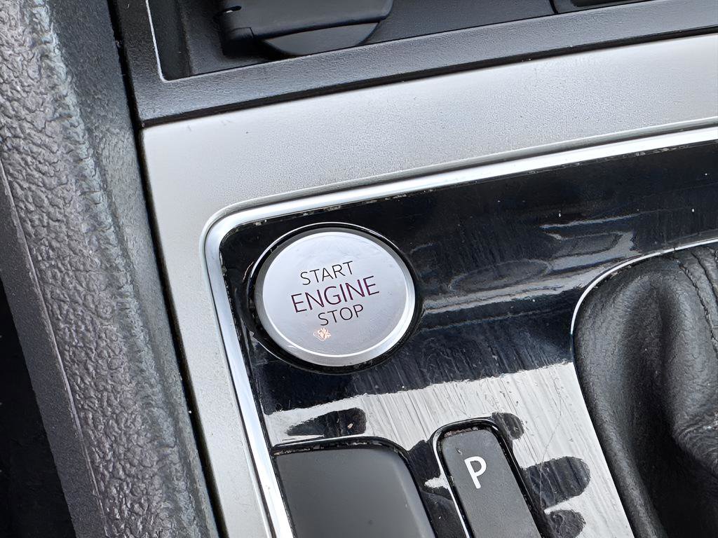 Used 2022 Volkswagen Passat 2.0T R-Line image 18