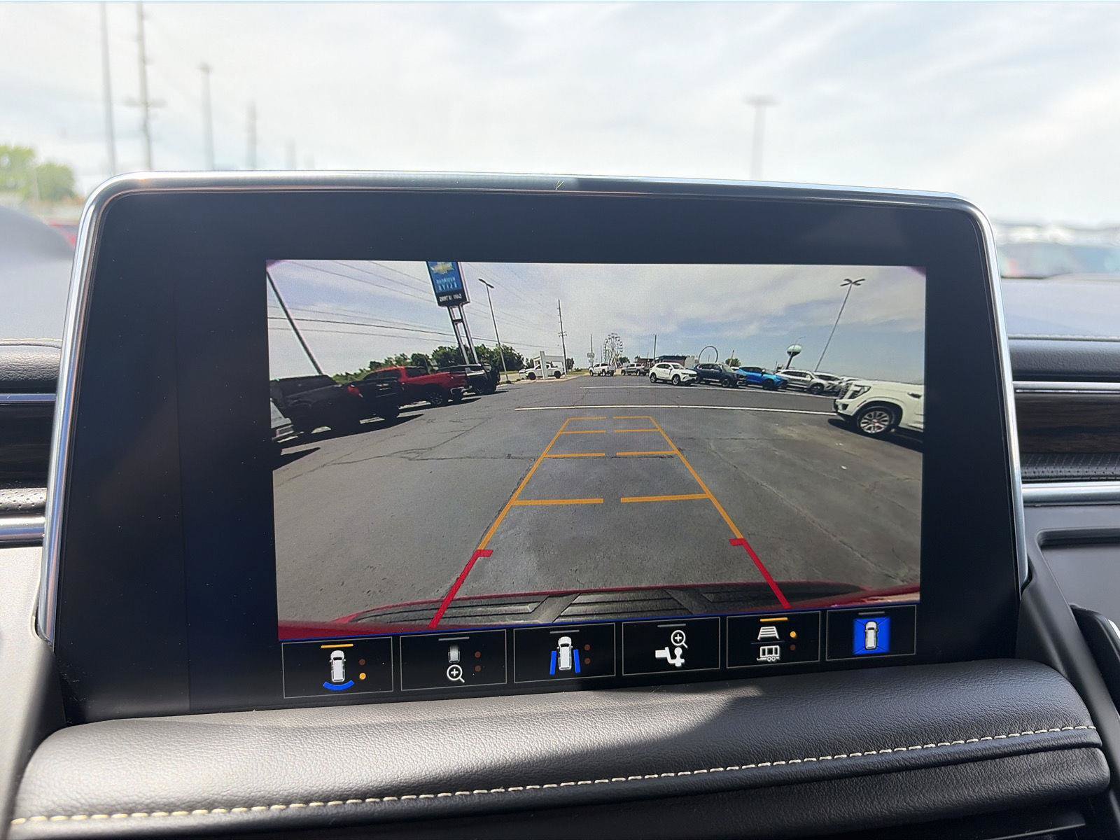 Used 2024 Chevrolet Tahoe Premier AWD/4WD image 26