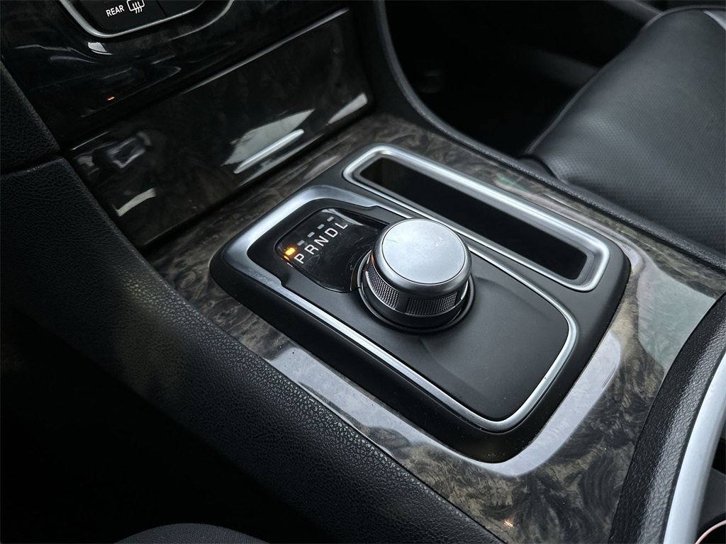 Used 2023 Chrysler 300 Touring L w/ Comfort Group image 19