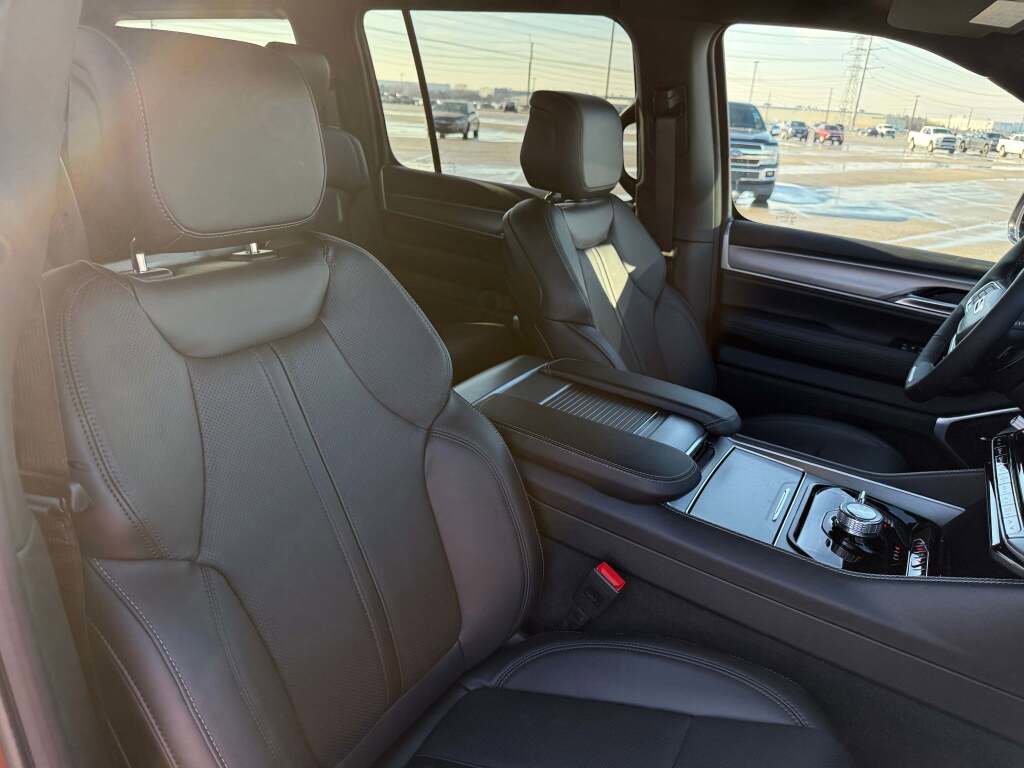 New 2026 Jeep Grand Wagoneer Limited image 22