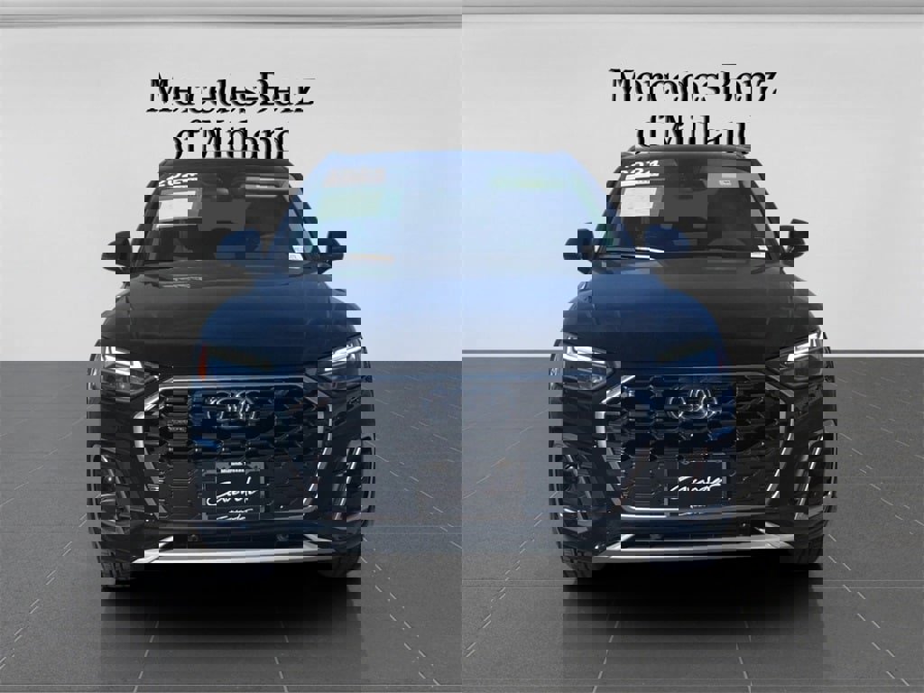 Used 2024 Audi Q5 2.0T Premium w/ Convenience Package image 2