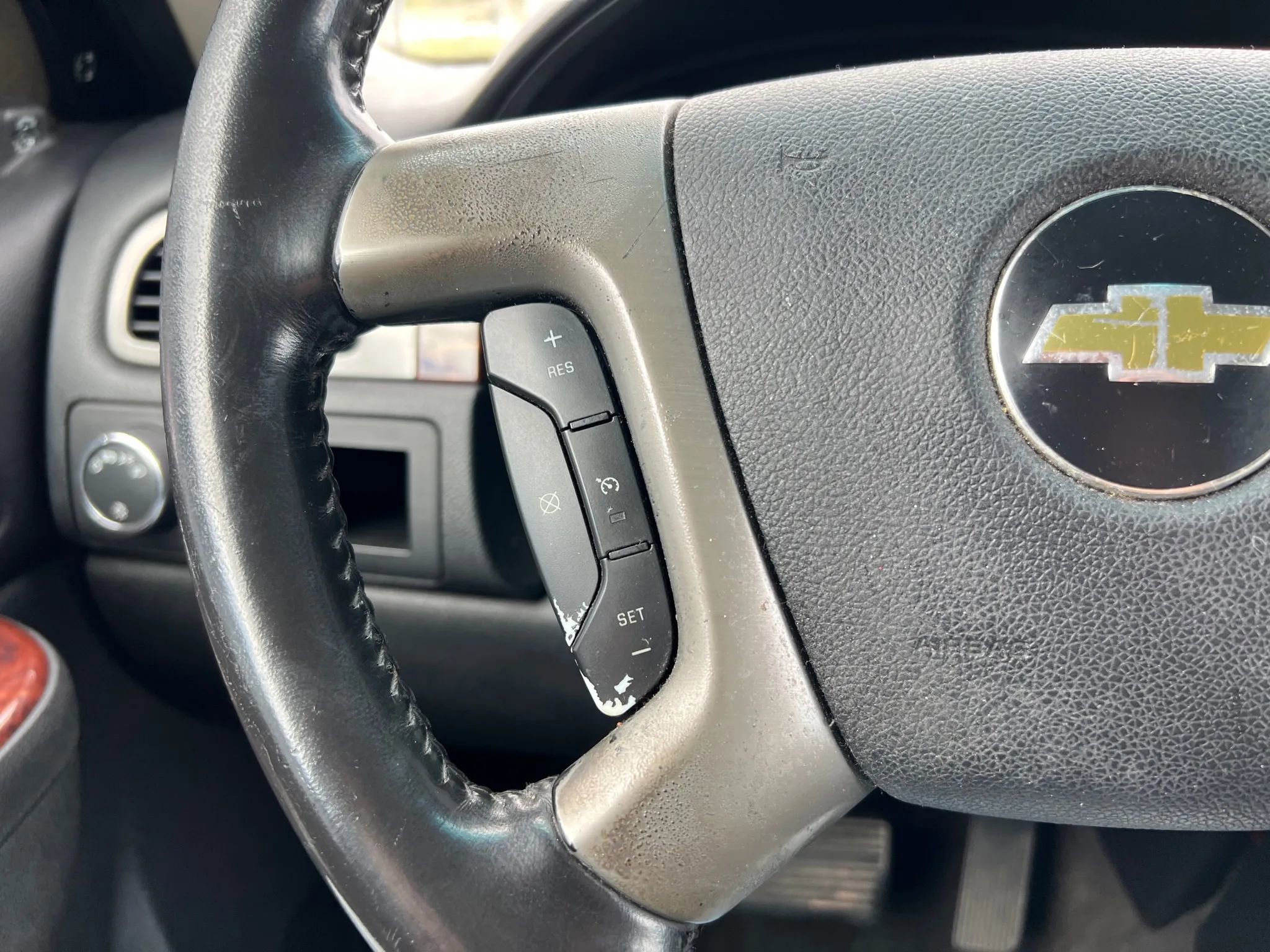 Used 2012 Chevrolet Suburban LT image 20