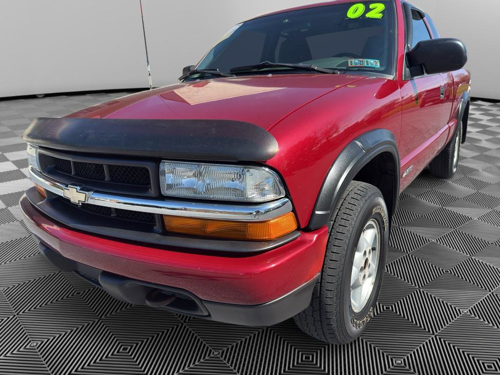 Used 2002 Chevrolet S10 Pickup LS w/ LS Preferred Equipment Group AWD/4WD image 1