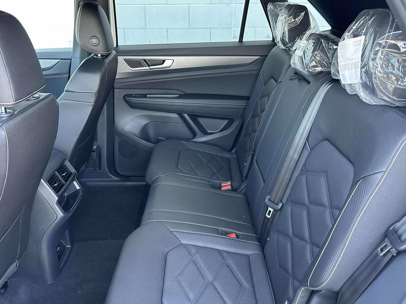 New 2026 Volkswagen Atlas Cross Sport SE FWD image 13