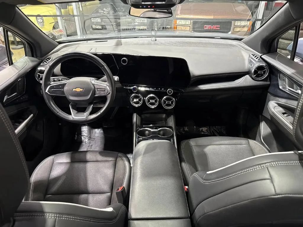 Used 2024 Chevrolet Blazer EV LT AWD/4WD image 19