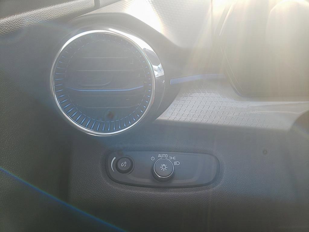 New 2026 Chevrolet Trax LT image 12