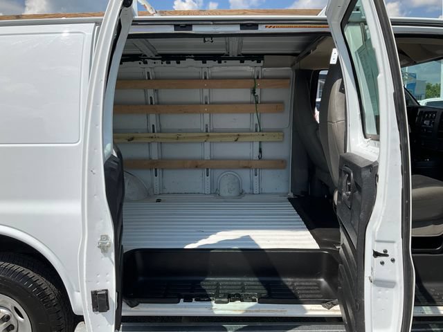 Used 2022 Chevrolet Express 2500 w/ Driver Convenience Package RWD image 13