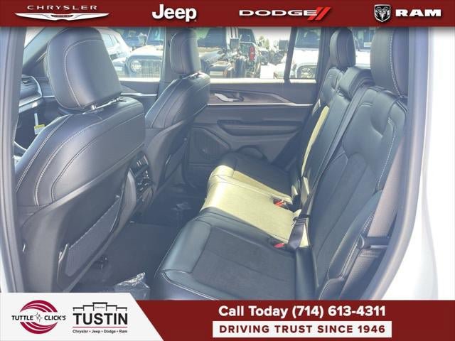 New 2027 Jeep Grand Cherokee Altitude AWD/4WD image 58