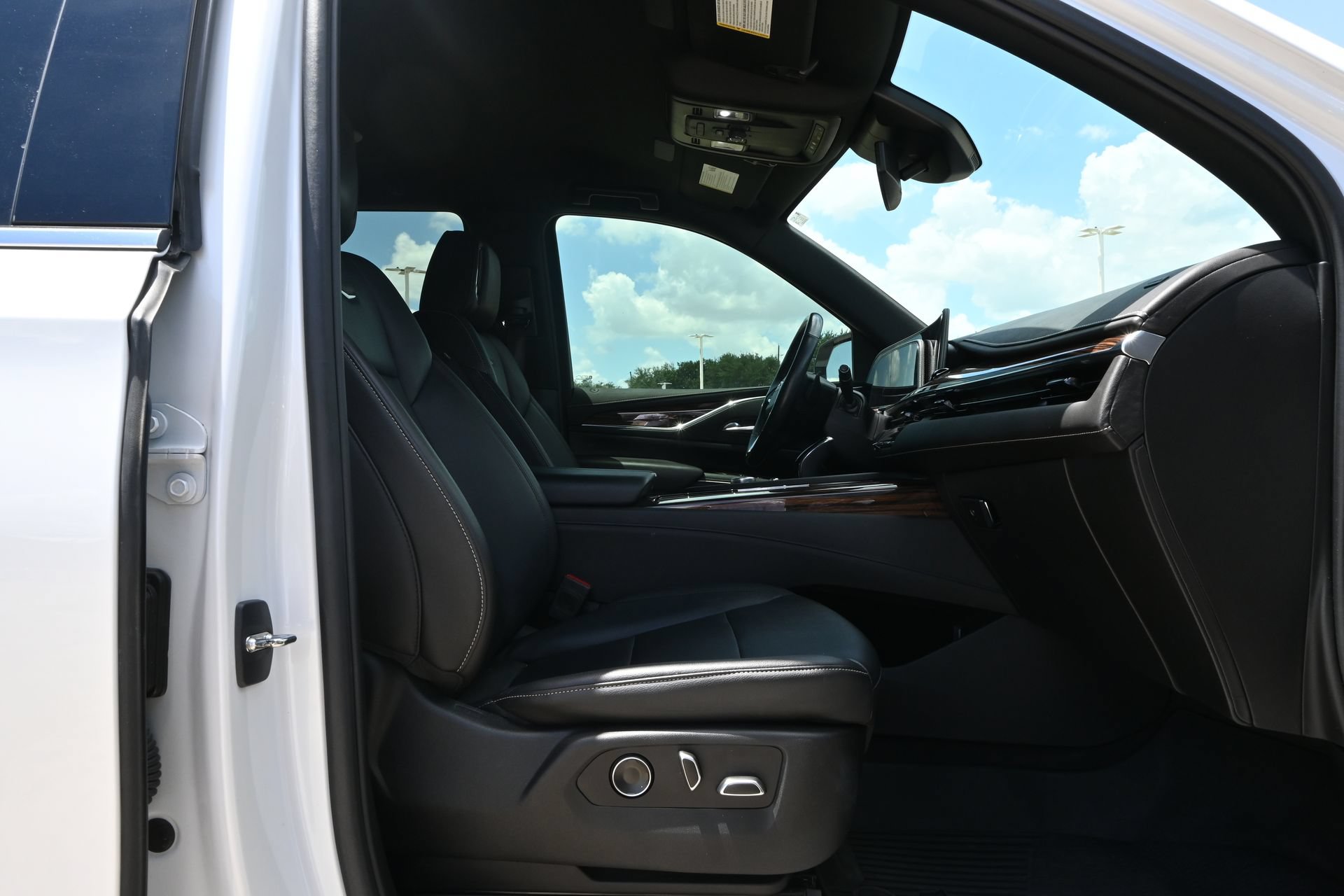 Certified 2023 Cadillac Escalade Luxury w/ LPO, Floor Liner Package RWD image 25
