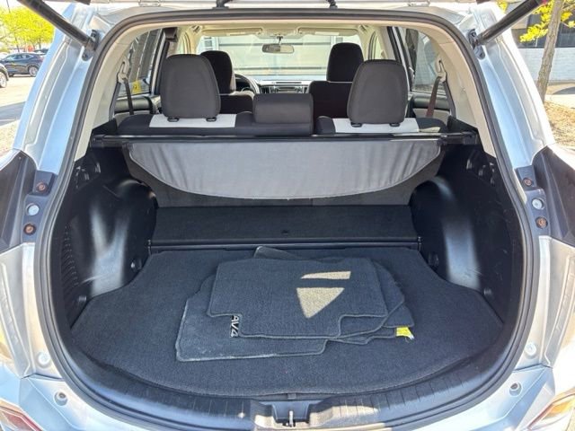 Used 2016 Toyota RAV4 XLE AWD/4WD image 27