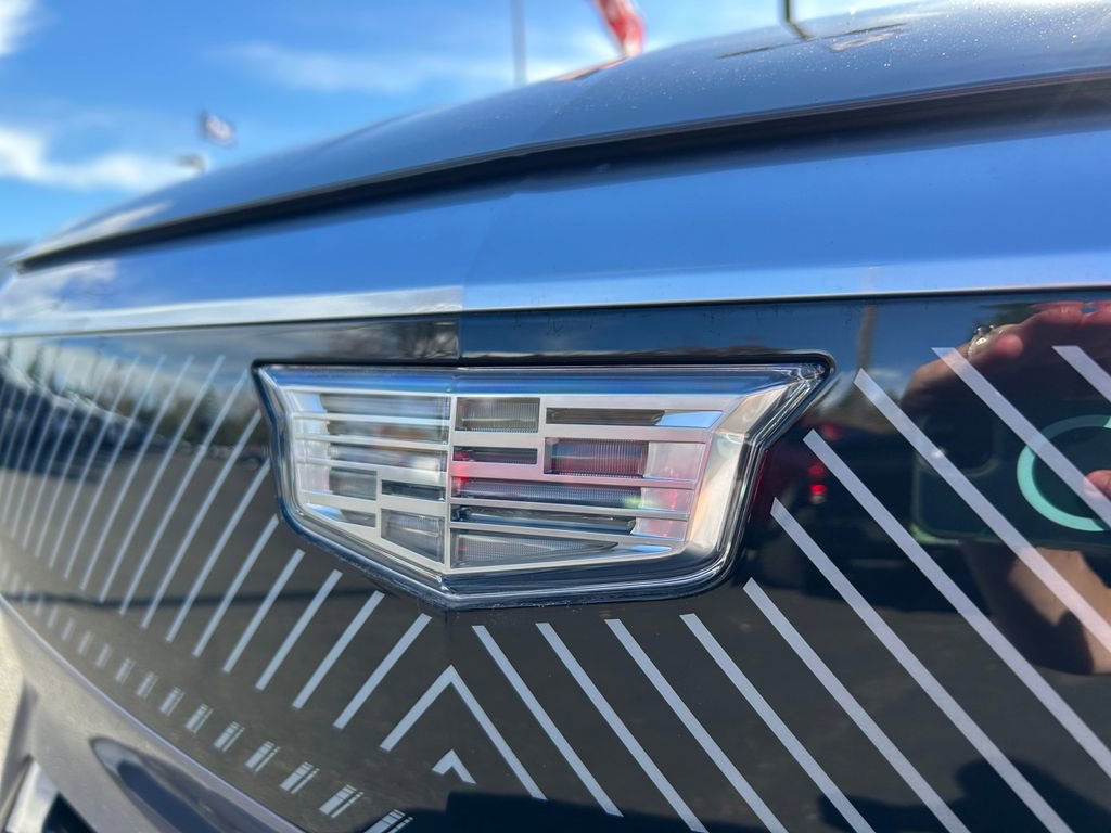 Used 2025 Cadillac Optiq Luxury 1 AWD/4WD image 31