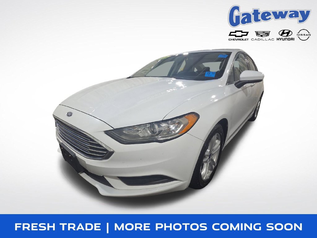 Used 2018 Ford Fusion SE FWD image 1