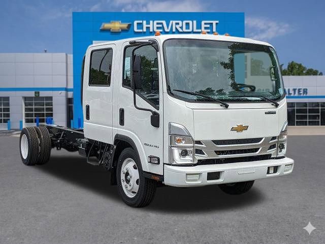 New 2025 Chevrolet Low Cab Forward image 5