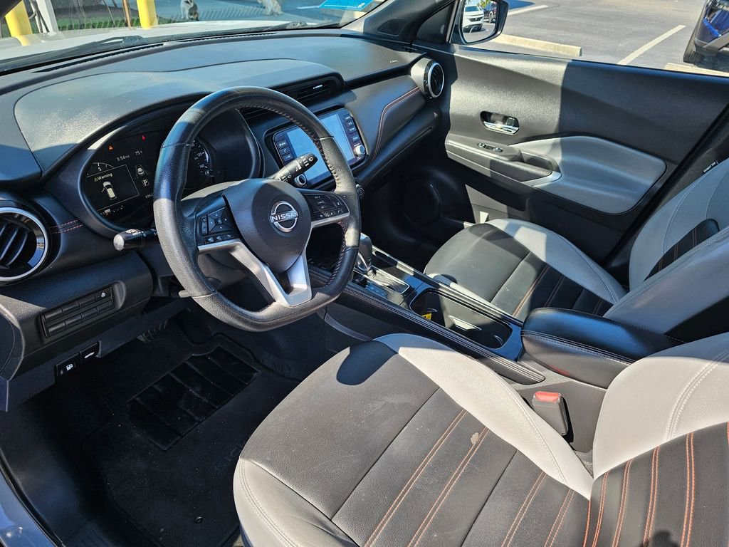 Used 2022 Nissan Kicks SR w/ Premium Package FWD image 17