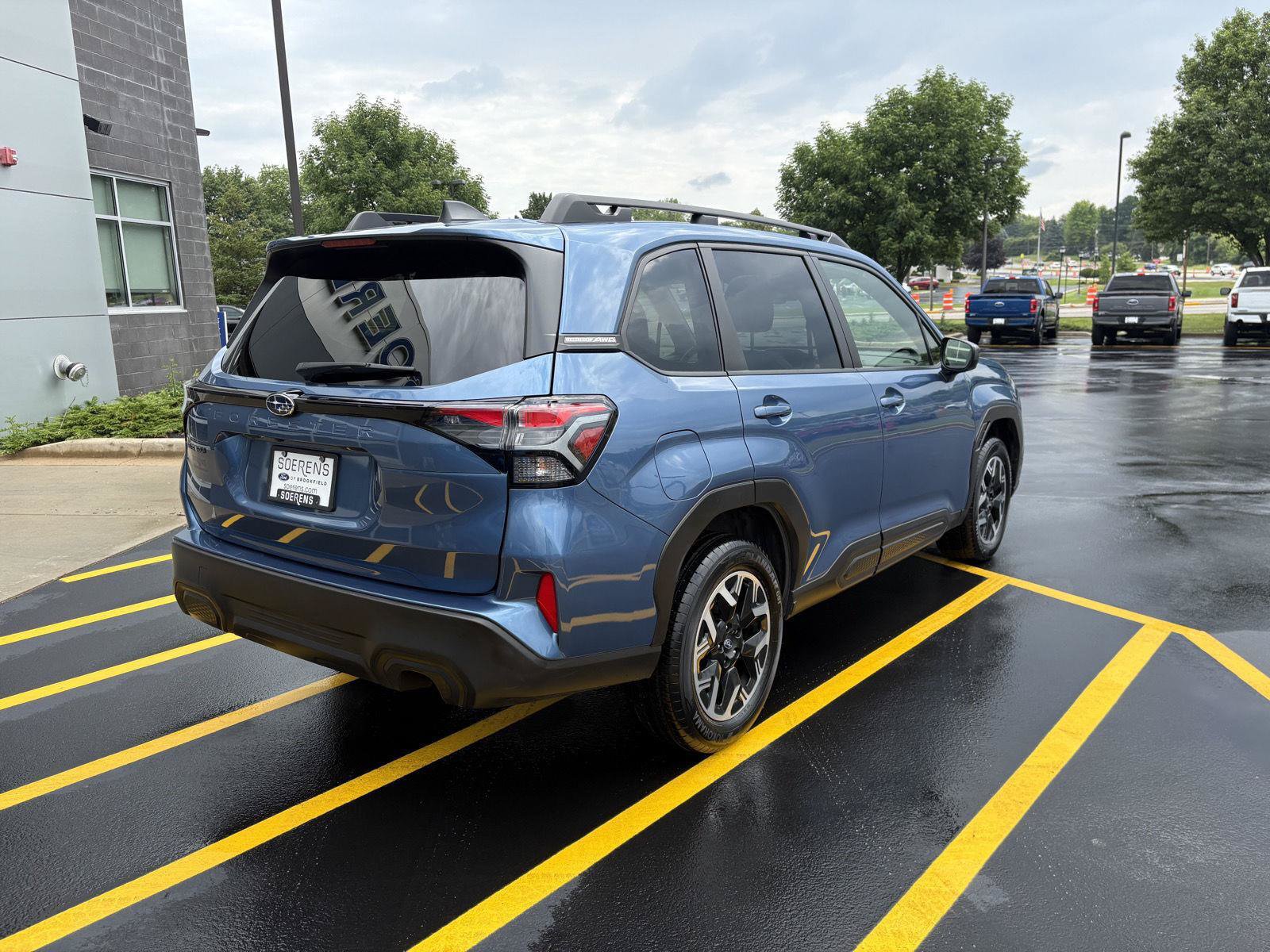 Used 2025 Subaru Forester Premium AWD/4WD image 6