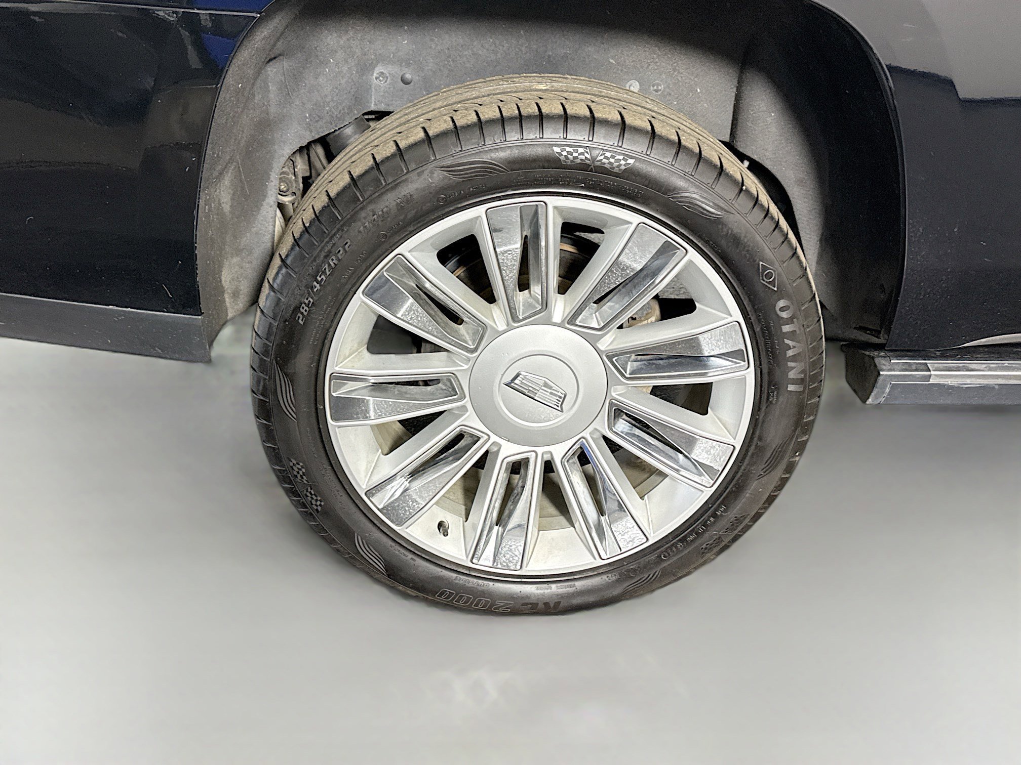 Used 2020 Cadillac Escalade Platinum image 32