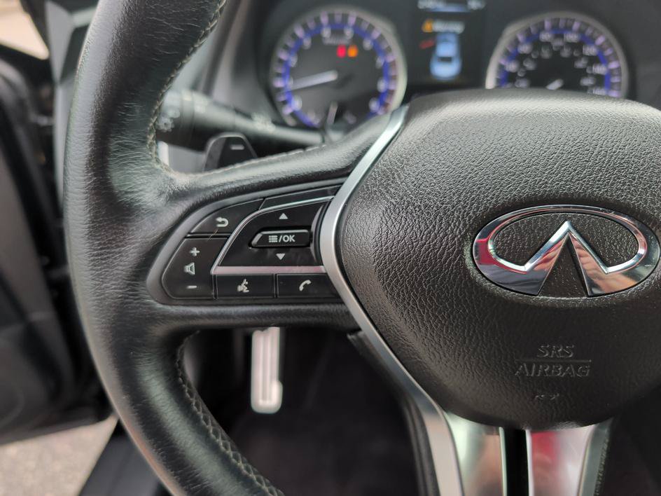Used 2017 INFINITI Q60 Red Sport 400 AWD/4WD image 19