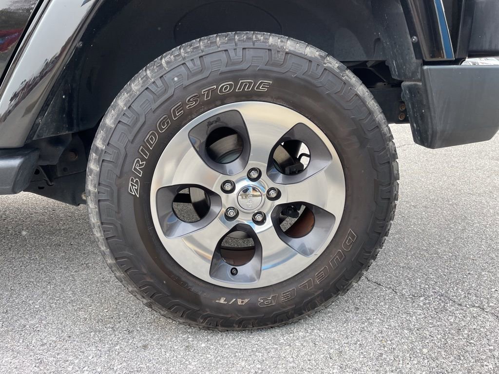 Used 2017 Jeep Wrangler Unlimited Sahara w/ Connectivity Group image 48