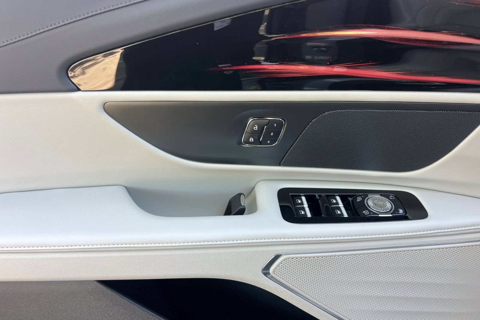 New 2026 Lincoln Nautilus Premier AWD/4WD image 8