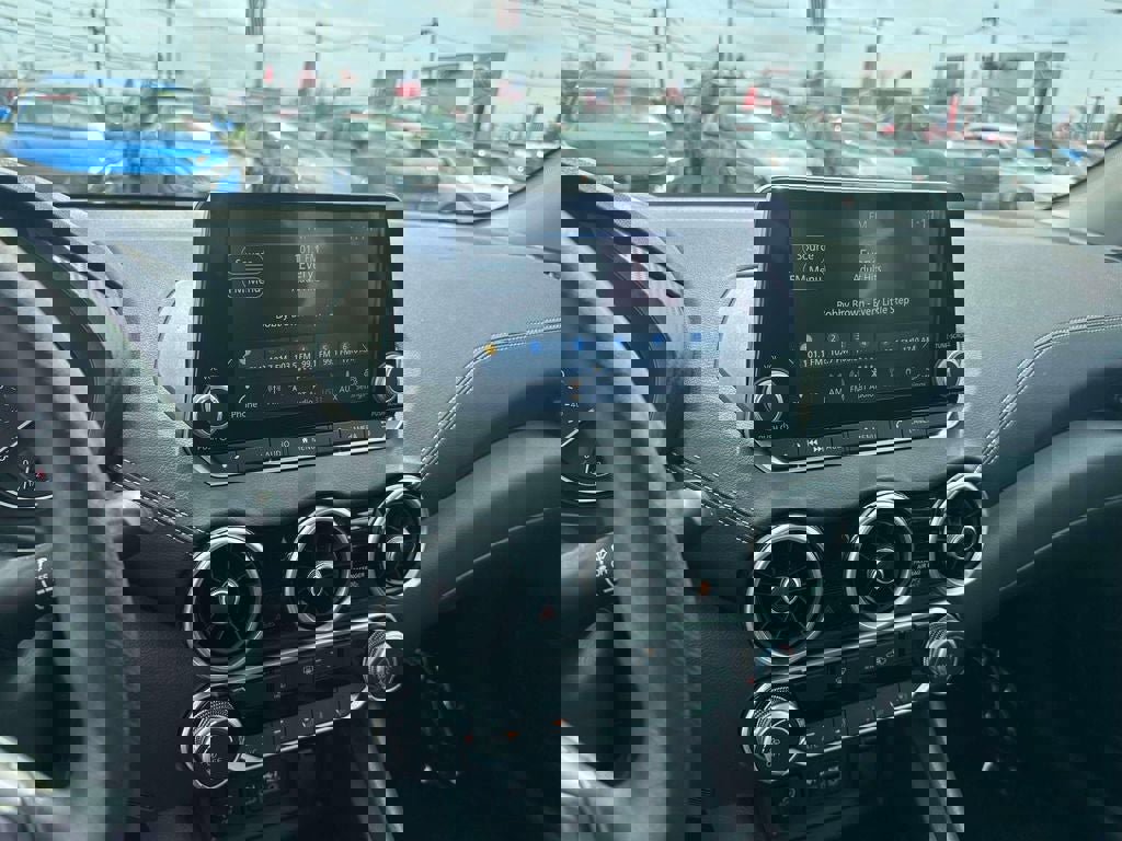 Used 2024 Nissan Sentra SV w/ Trunk Package FWD image 27