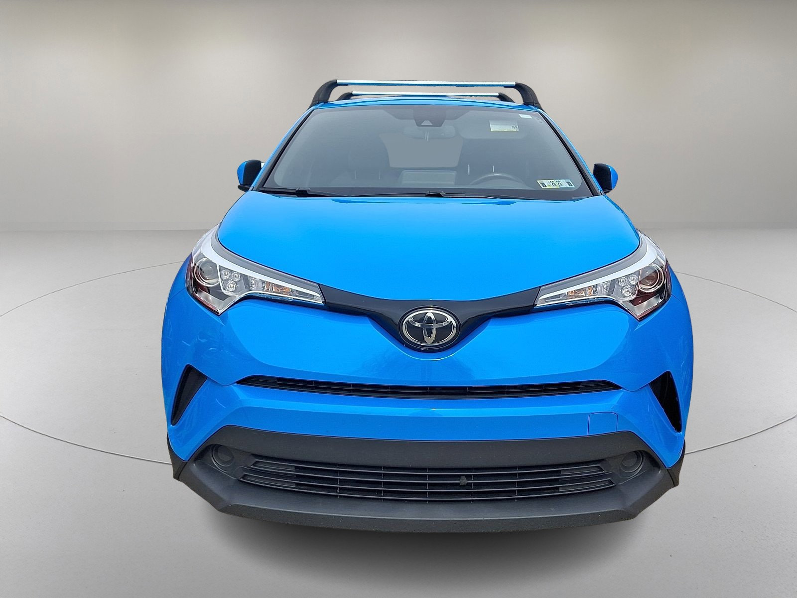 Used 2019 Toyota C-HR XLE image 3