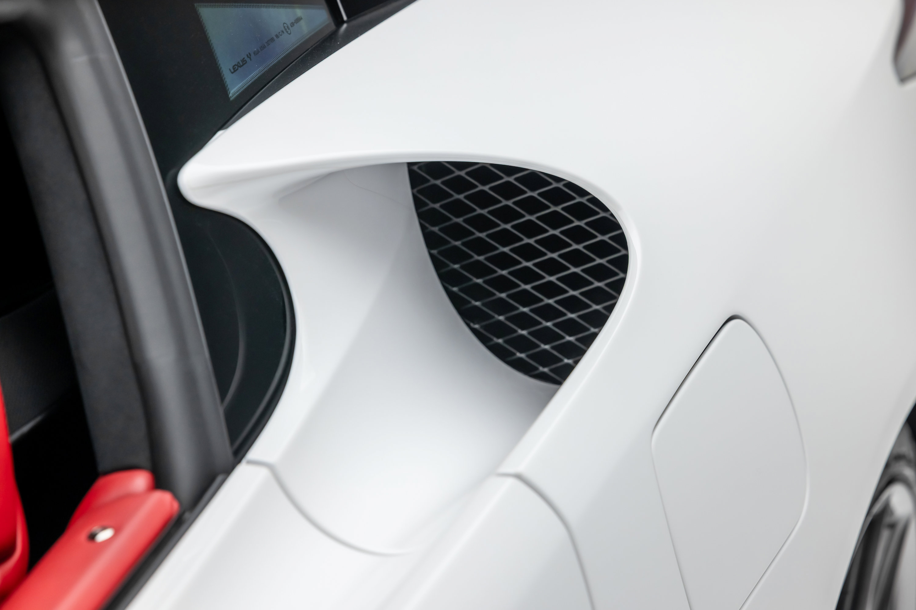 Used 2012 Lexus LFA RWD image 21